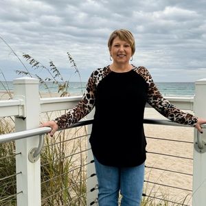 Meet your Posher, Dina